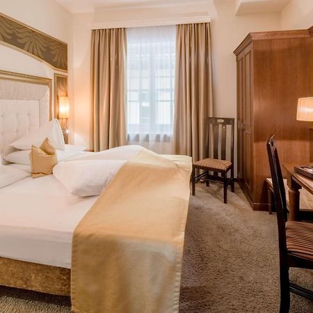 Hotel Goldener Adler, BW Signature Collection Инсбрук Екстериор снимка