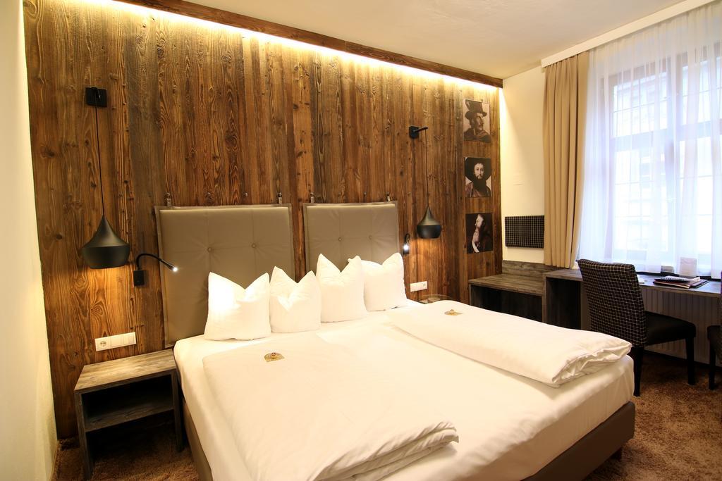 Hotel Goldener Adler, BW Signature Collection Инсбрук Екстериор снимка