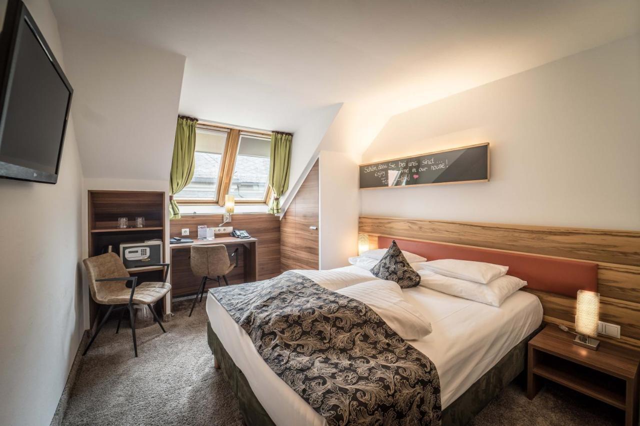 Hotel Goldener Adler, BW Signature Collection Инсбрук Екстериор снимка